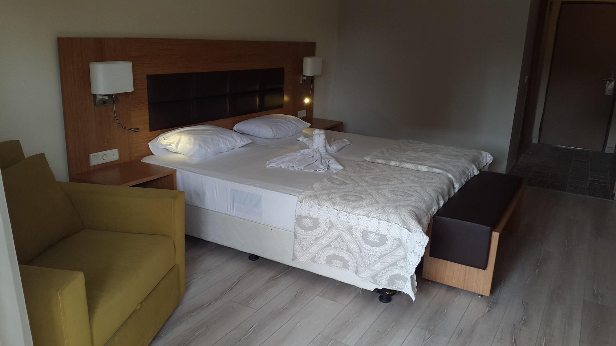 Begonville Hotel (Adults Only) มาร์มาริส ภายนอก รูปภาพ