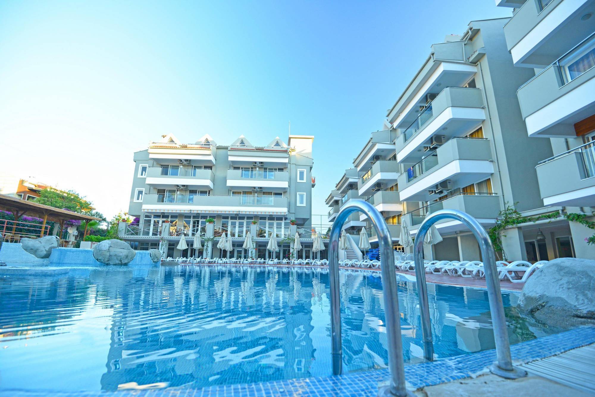 Begonville Hotel (Adults Only) มาร์มาริส ภายนอก รูปภาพ